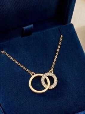 Elegant Gold Interlocking Circle Necklace